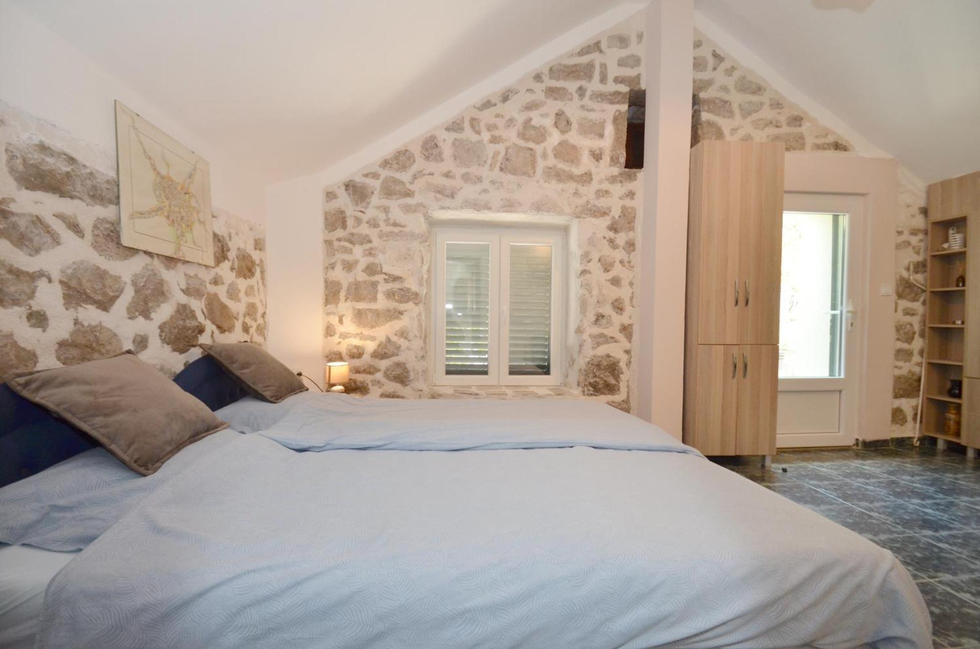 Holiday Home Brinic Тиват Екстер'єр фото