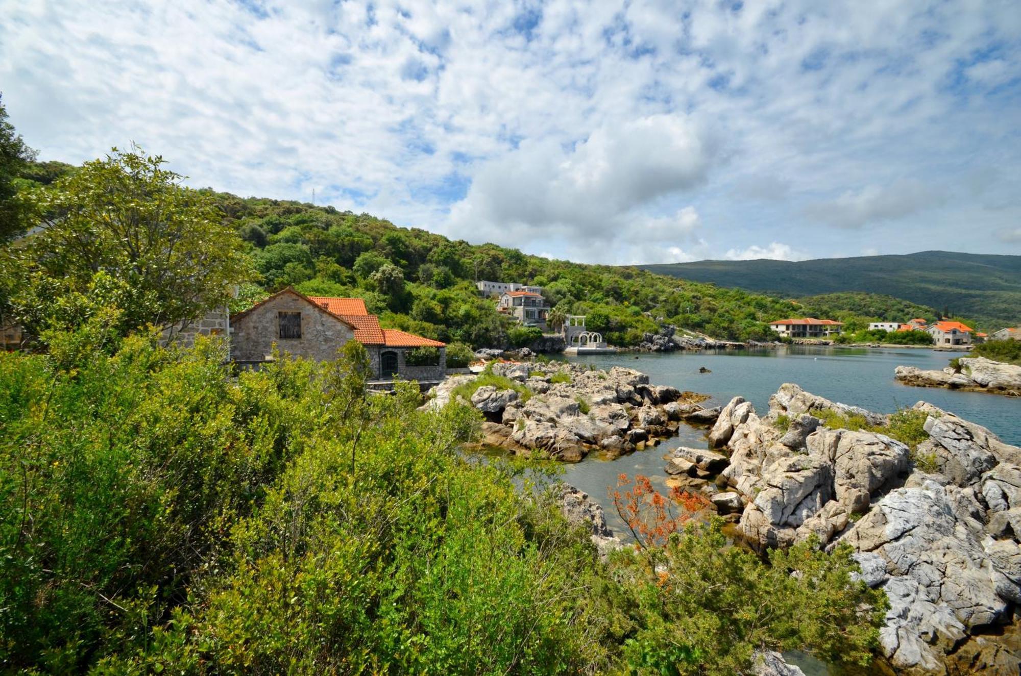 Holiday Home Brinic Тиват Екстер'єр фото