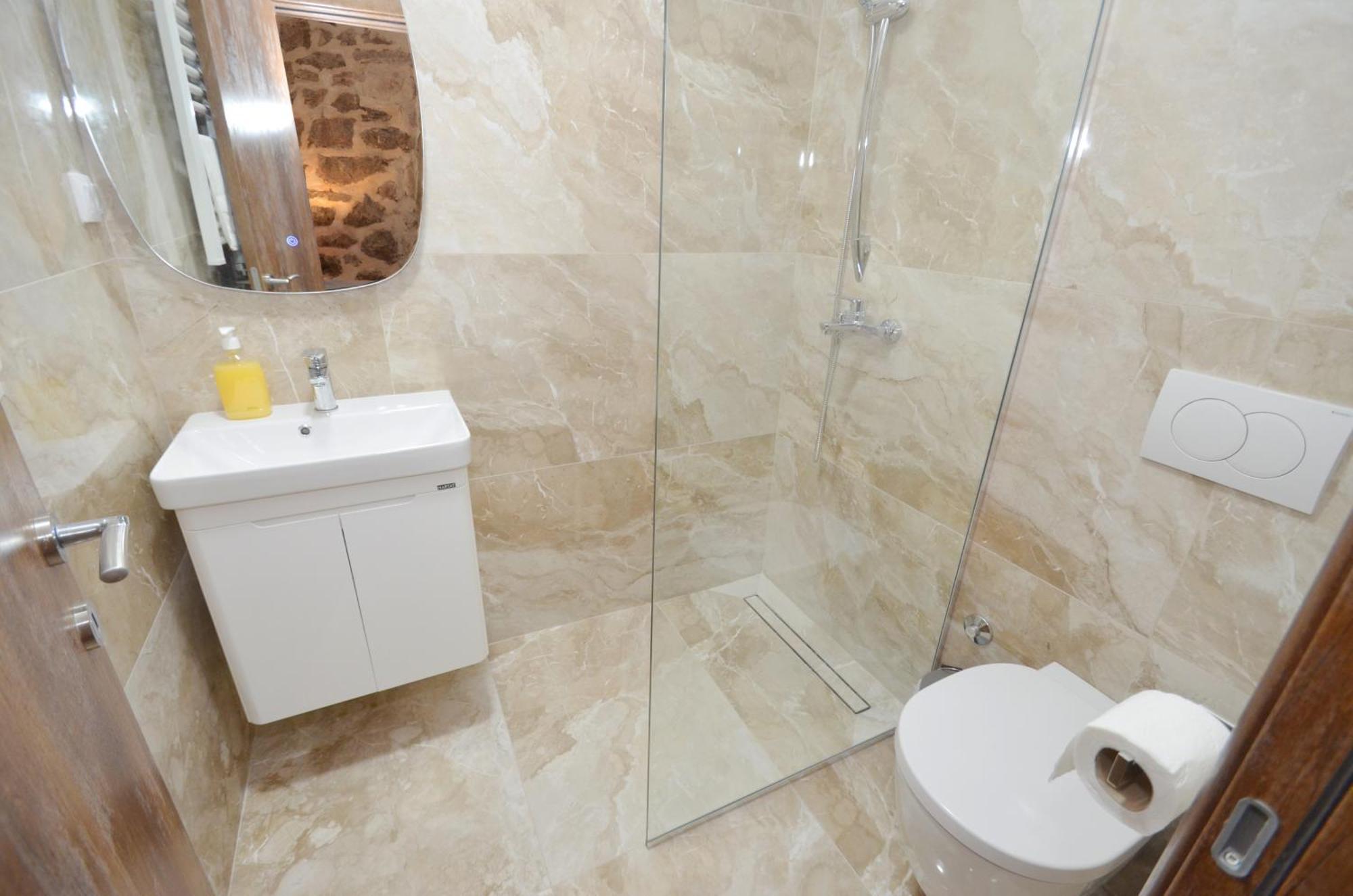 Holiday Home Brinic Тиват Екстер'єр фото