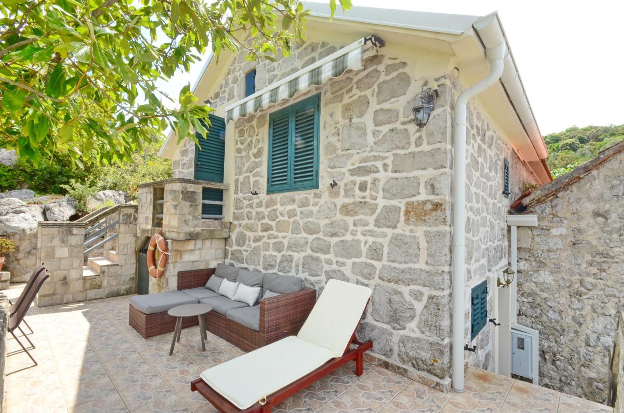 Holiday Home Brinic Тиват Екстер'єр фото