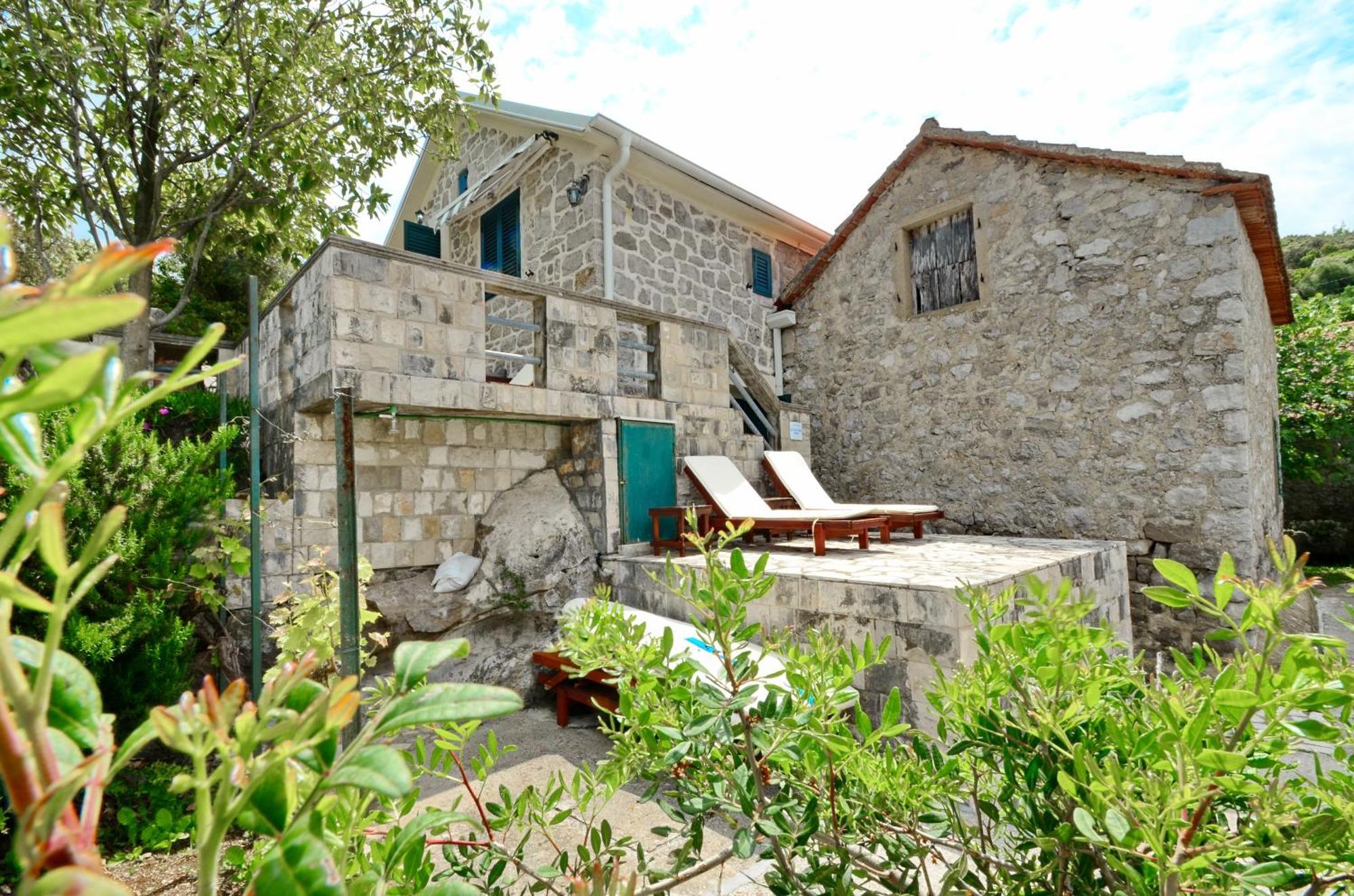 Holiday Home Brinic Тиват Екстер'єр фото
