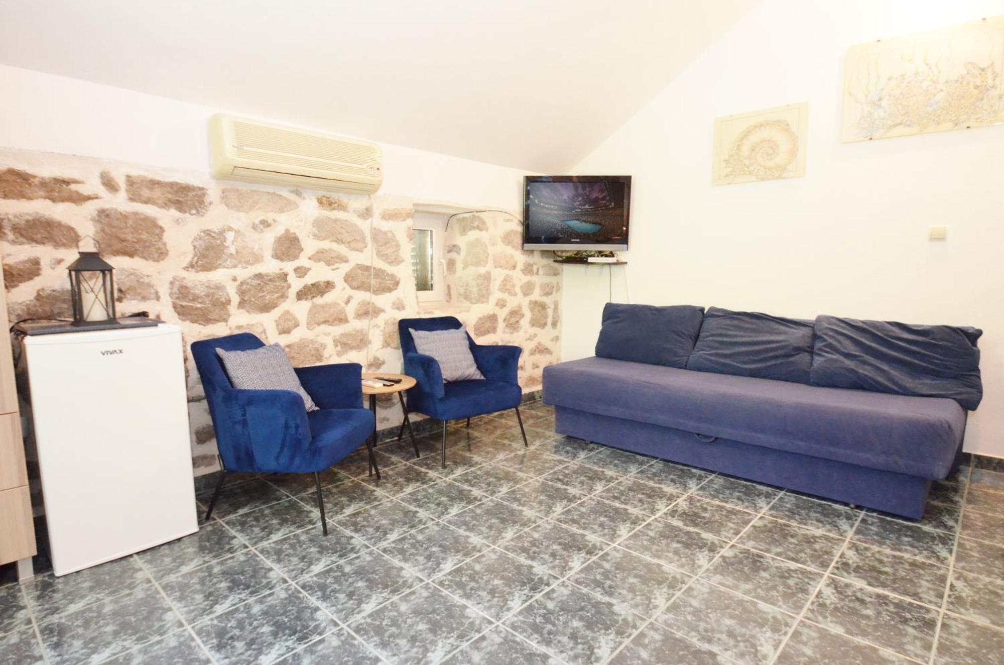 Holiday Home Brinic Тиват Екстер'єр фото