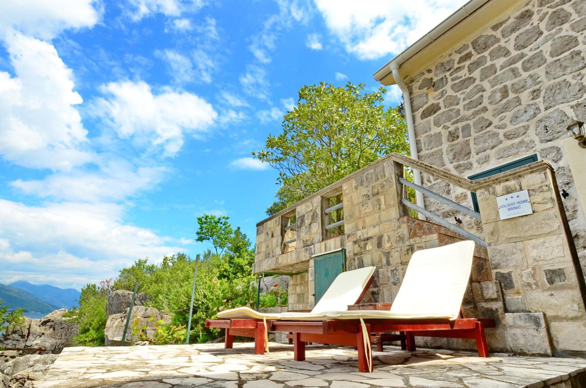 Holiday Home Brinic Тиват Екстер'єр фото